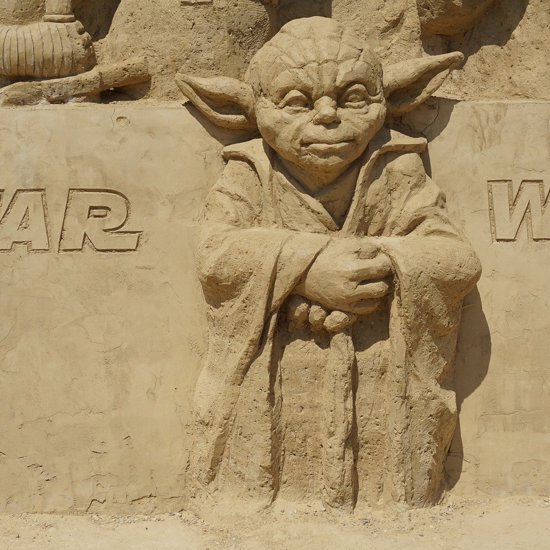 Statue of a Female Wearing a “Star Wars”-Like Headdress Discovered in Mexico