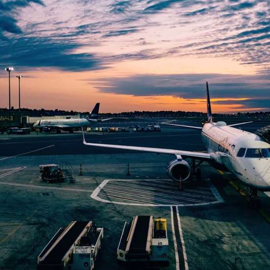 Concerned Pilot Who Spotted UFOs Over Florida Said Objects He Saw Are “Not Possible.”